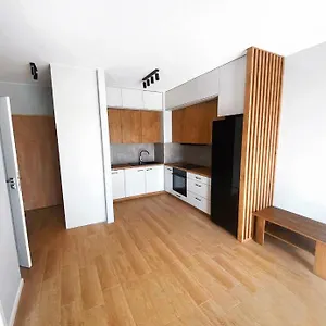 Apartament Elegant 1-bedroom Flat With Balcony Near Polska